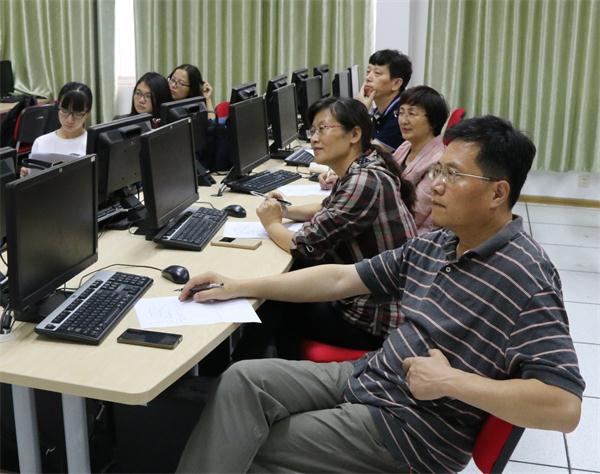 新闻学院举办“教师党员示范课”