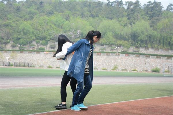 新闻学院举行趣味运动会