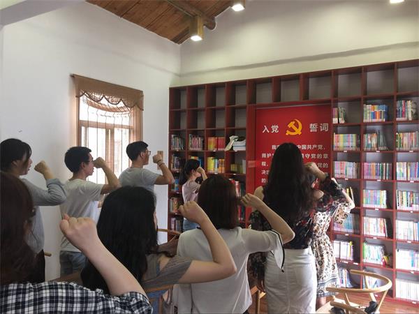 新闻学院研究生“科技文化月”系列活动圆满结束